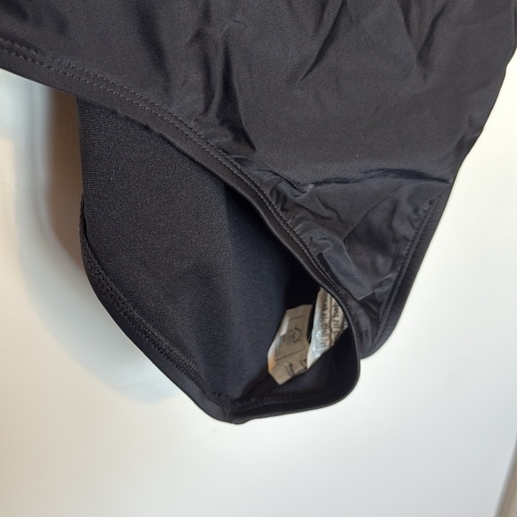 Hurley NEW Medium One Piece Black - Picture 2 of 5